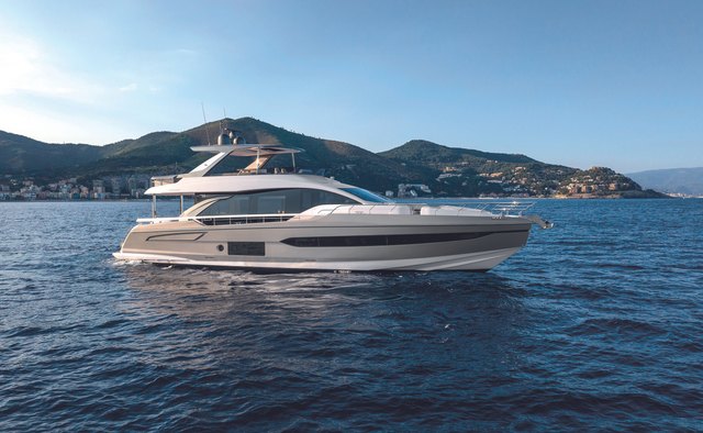 DT78 yacht charter Azimut Motor Yacht
                        