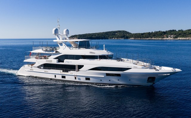 Happy Me Yacht Charter in Venice