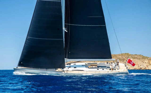 Aragon Yacht Charter in South Pacific