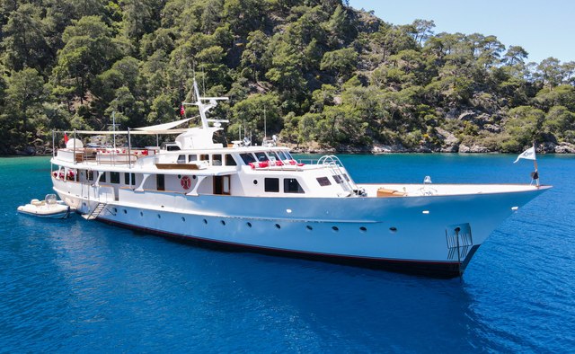 Alhambra Yacht Charter in French Riviera