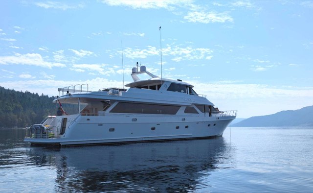 A Great Escape yacht charter Ocean Alexander Motor Yacht