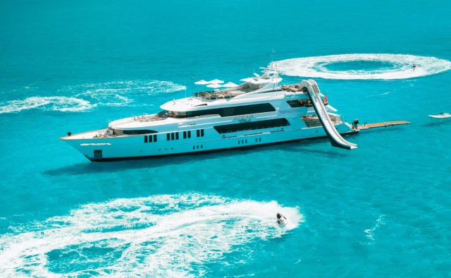 Ocean Club Yacht Charter in USA