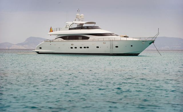 Lex yacht charter Maiora Motor Yacht
                        