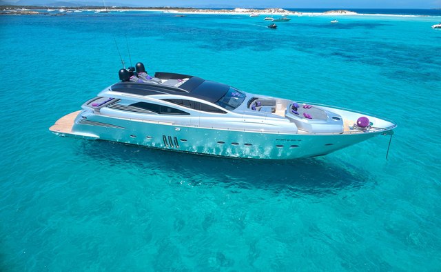 Xaman yacht charter Pershing Motor Yacht