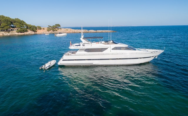 Paladio yacht charter Italversil Motor Yacht
                        