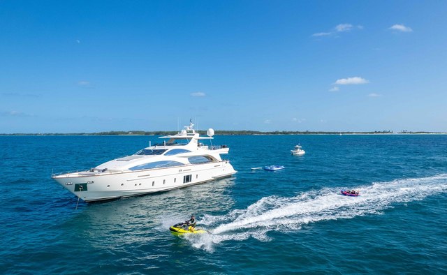Insieme yacht charter Azimut Motor Yacht
                        