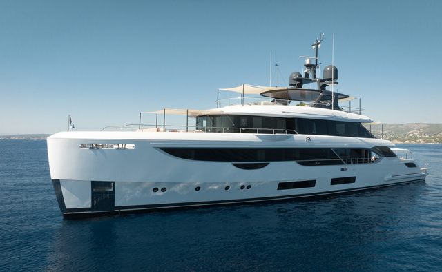 Maverick yacht charter Benetti Motor Yacht