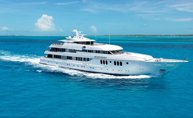 Blue Moon Yacht Charter in Tobago Cays