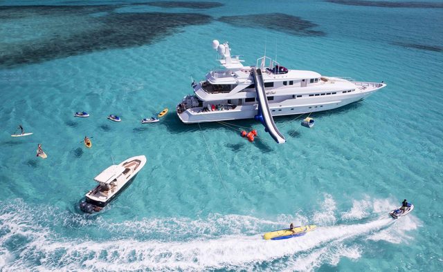 At Last yacht charter Heesen Motor Yacht
                        