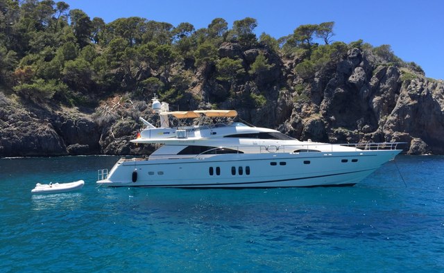 Nirvana yacht charter Fairline Motor Yacht