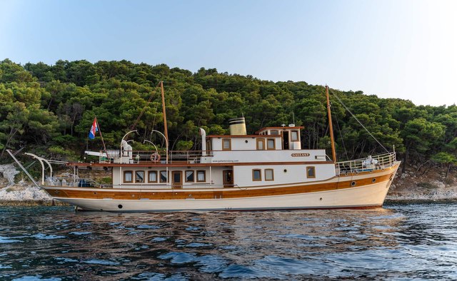 Gallant yacht charter BrodoTrogir Motor Yacht