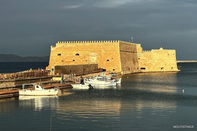 Rocca a Mare Fortress
