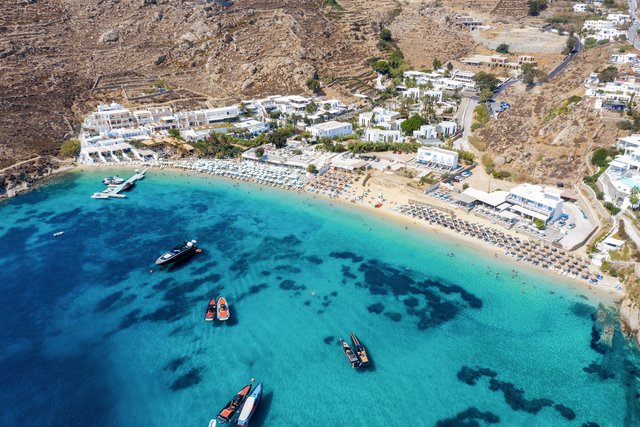 Psarou Beach