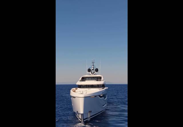 O'Madeleine Yacht Video
                                