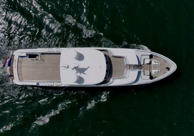 Midnight Saga Yacht Video
                                