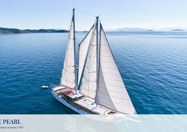 Download White Pearl yacht brochure(PDF)