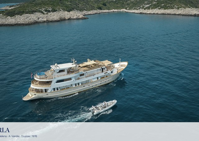 Download La Perla yacht brochure(PDF)