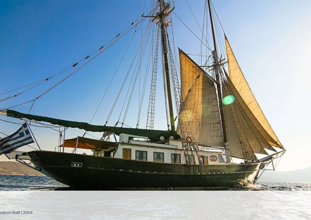 Download Arktos yacht brochure(PDF)