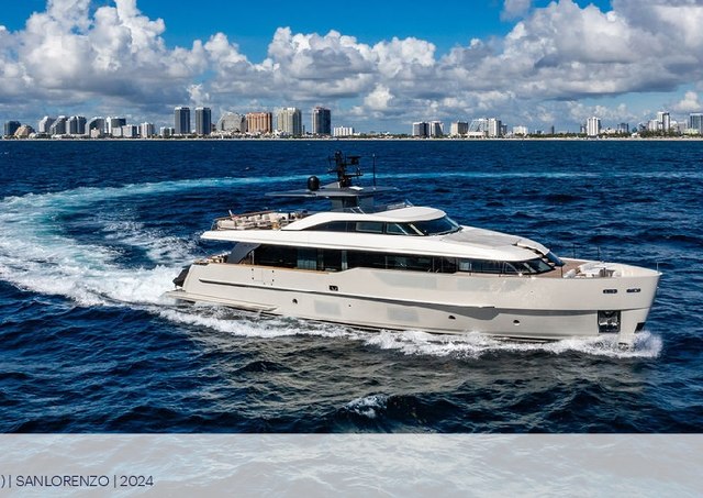 Download Laila yacht brochure(PDF)