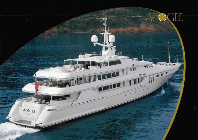 Download Apogee yacht brochure(PDF)