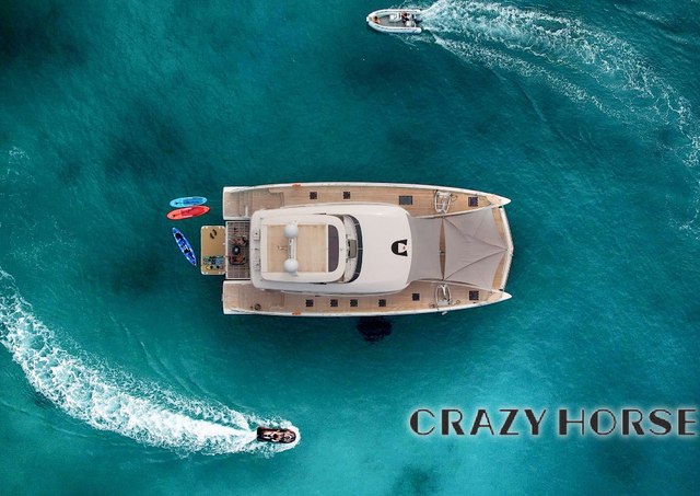 Download Crazy Horse yacht brochure(PDF)