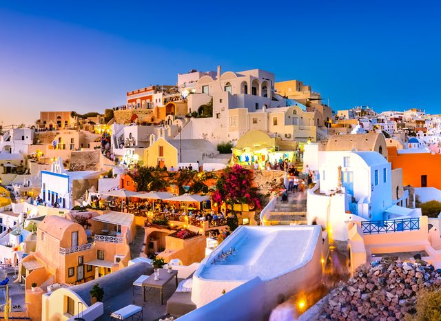 Five Reasons to Visit Santorini on a Luxury Yacht Charter