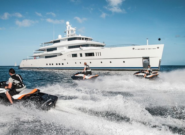 superyacht 'grace e' cruising in the french riviera