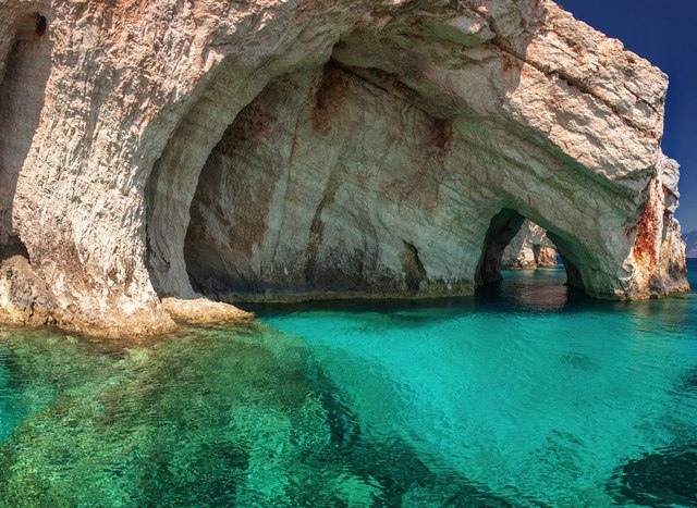 5 amazing blue caves you have to visit during a Greece superyacht charter 