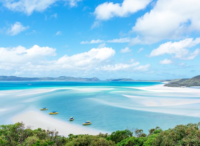 5 Reasons to Visit the Whitsunday Islands on a Luxury Yacht Charter