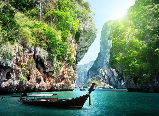 Discover the Secrets of Thailand on a Luxury Yacht Charter