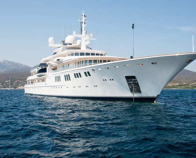The Best Charter Yachts for 12 Guests and Above