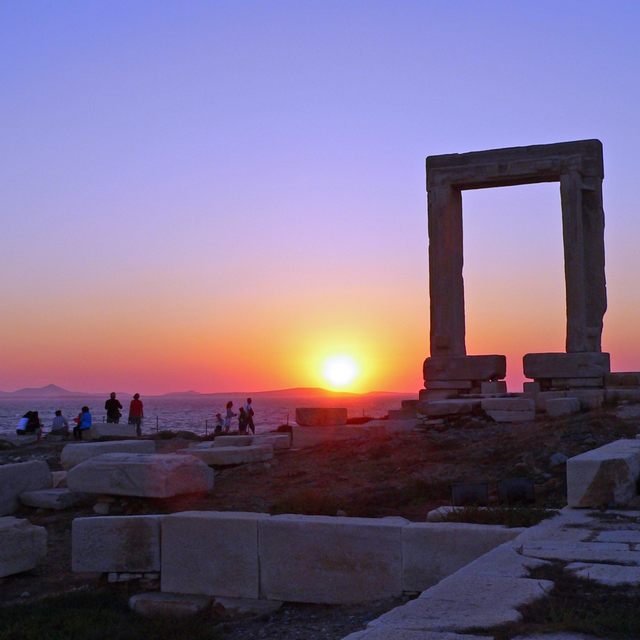 Naxos Guide