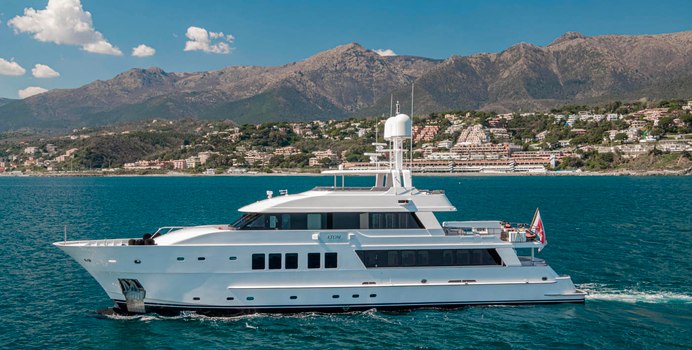Atom yacht charter Inace Yachts Motor Yacht
                                
