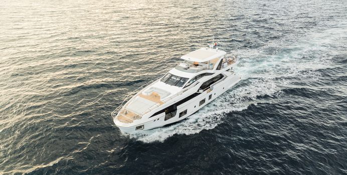 Vesta yacht charter Azimut Motor Yacht
                                