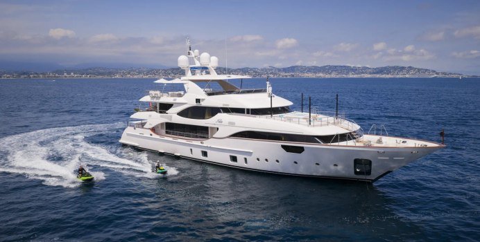 Nela Yacht Charter in Calvi
