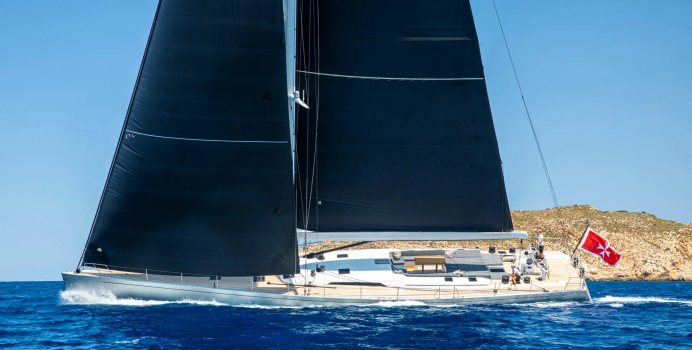 Aragon Yacht Charter in South Pacific