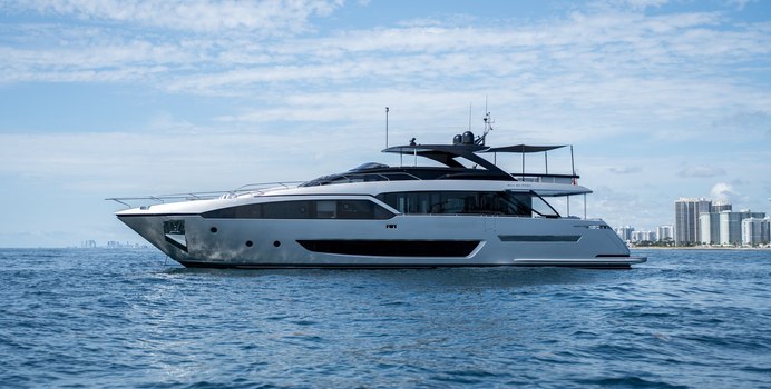 Illusion Yacht Charter in Inagua