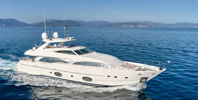 Pareakki Yacht Charter in Santorini