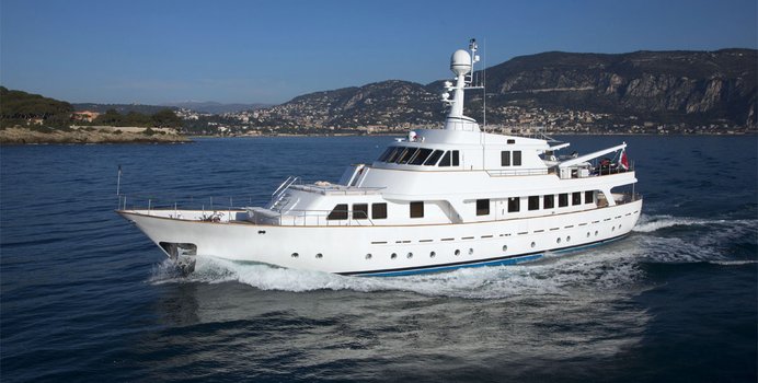 Mizar Yacht Charter in Cannes