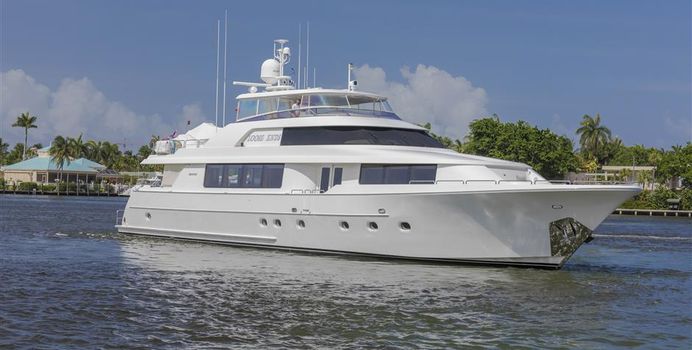 Pipe Dreams yacht charter Westport Yachts Motor Yacht
                                