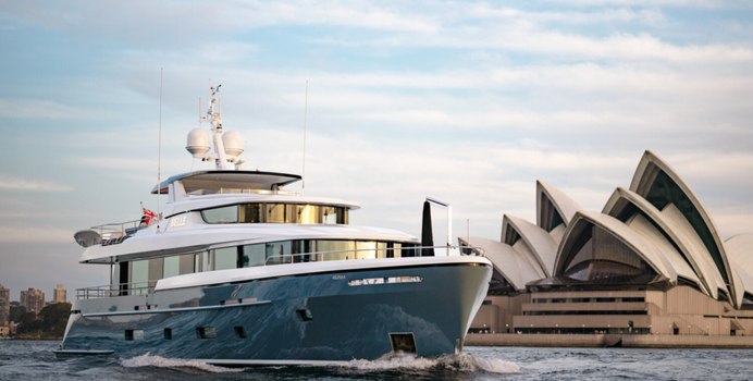 Belle yacht charter Moonen Motor Yacht
                                