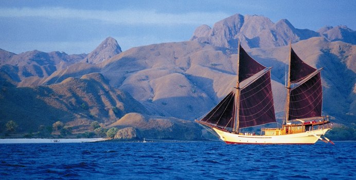 Silolona Yacht Charter in Raja Ampat