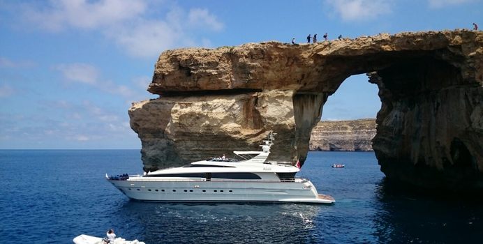 L'Ayazula yacht charter Canados Motor Yacht
                                