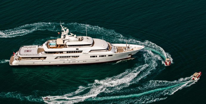 Nomad Yacht Charter in Portovenere