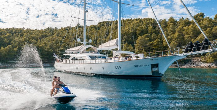 Alessandro yacht charter Ruth Yachting Motor/Sailer Yacht
                                