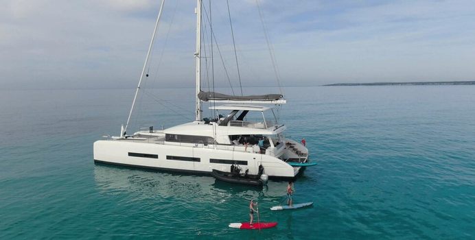 Cat Tua Yacht Charter in Monaco