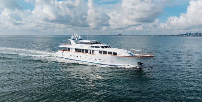 Sky Yacht Charter in Abacos Islands