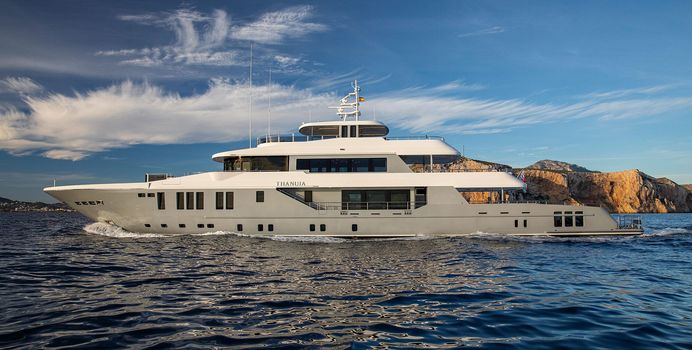 Thanuja Yacht Charter in Bonifacio
