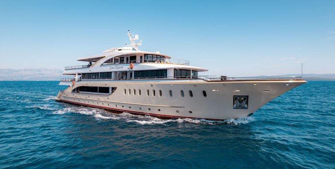 Queen Eleganza Yacht Charter in Croatia