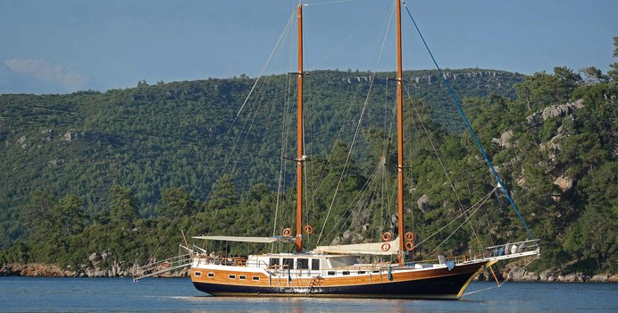La Reine Yacht Charter in Turkey